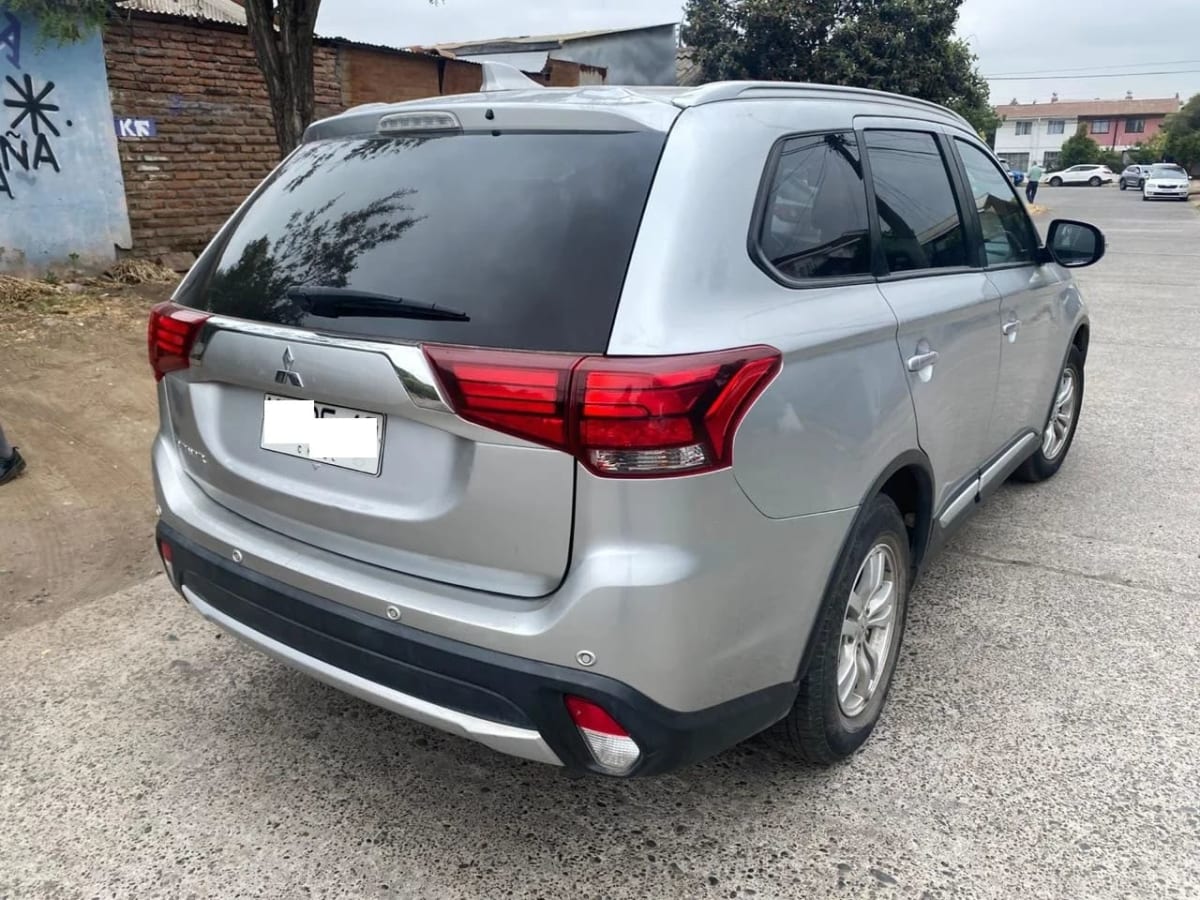 2018 Mitsubishi Outlander 2.0 - Miniatura 6