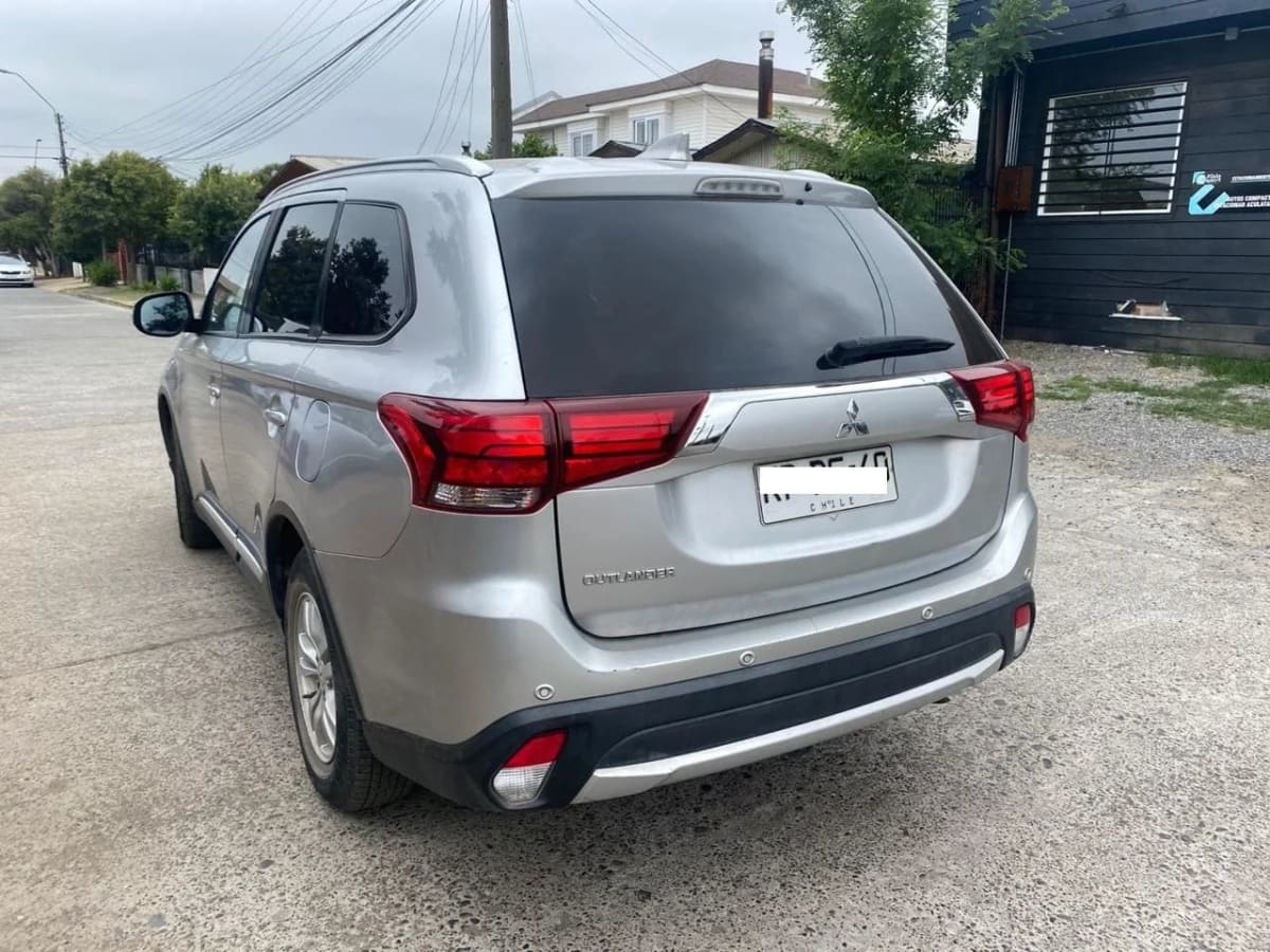 2018 Mitsubishi Outlander 2.0 - Miniatura 7