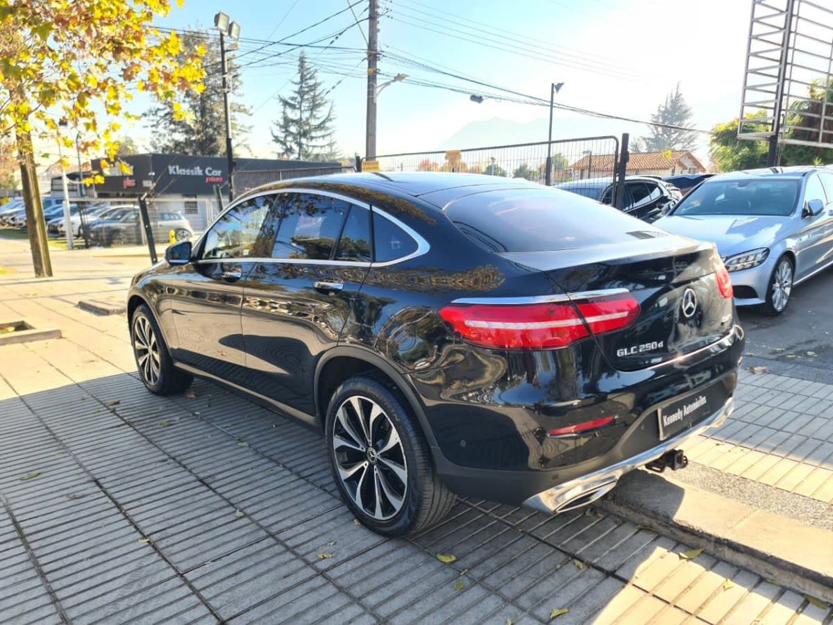 2019 Mercedes-Benz Glc 250 D Negro - Miniatura 7