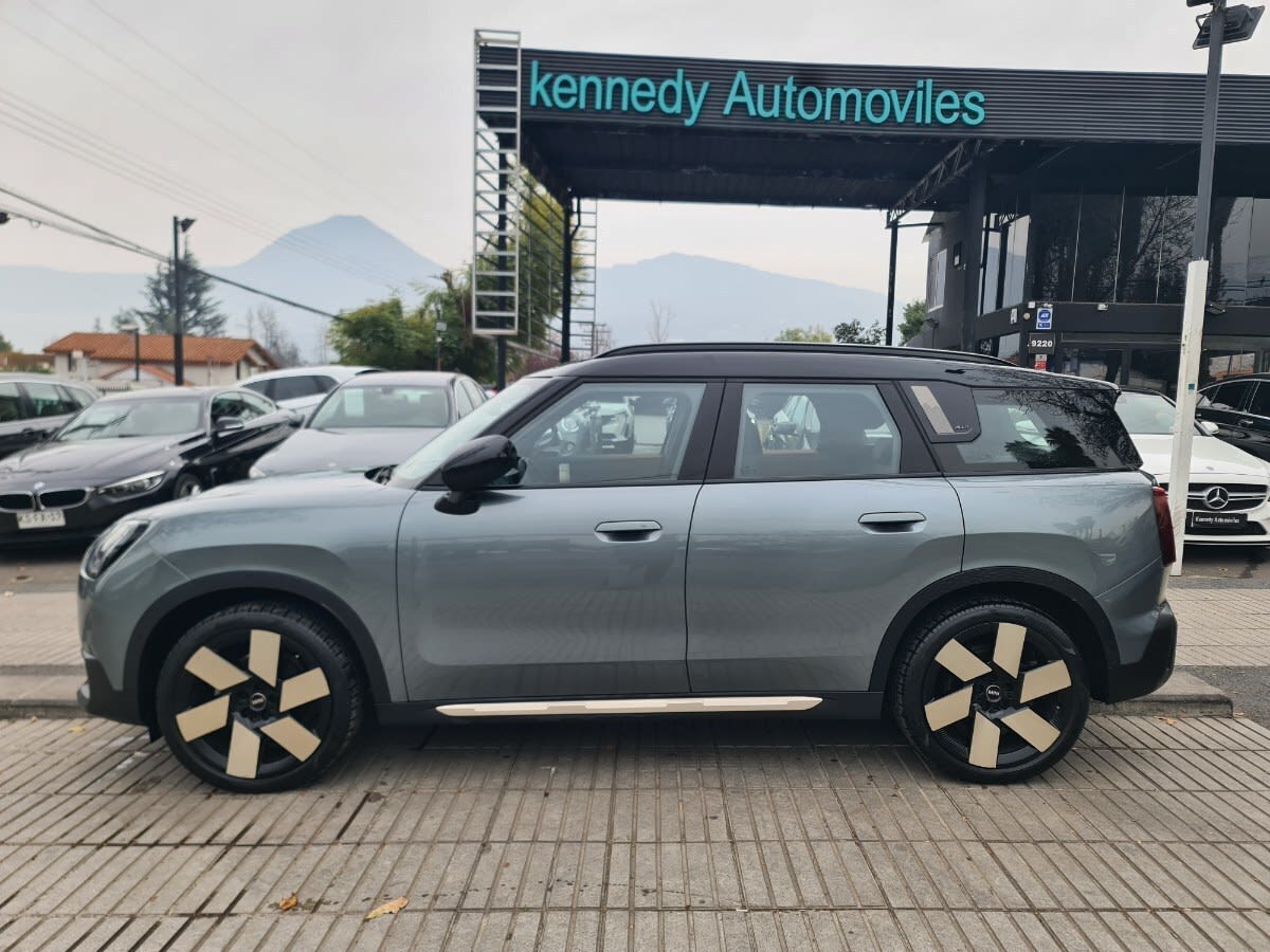 2024 MINI Countryman 2.0 Verde - Miniatura 2