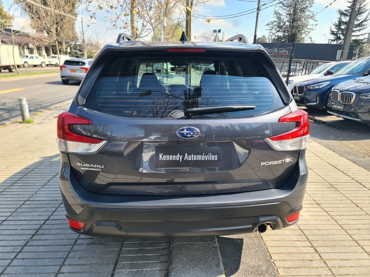 2024 Subaru Forester 2.0I Gris - Miniatura 9