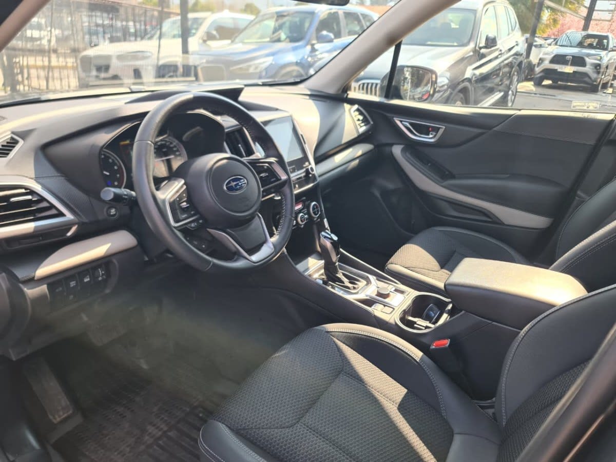 2024 Subaru Forester 2.0I Gris - Miniatura 10