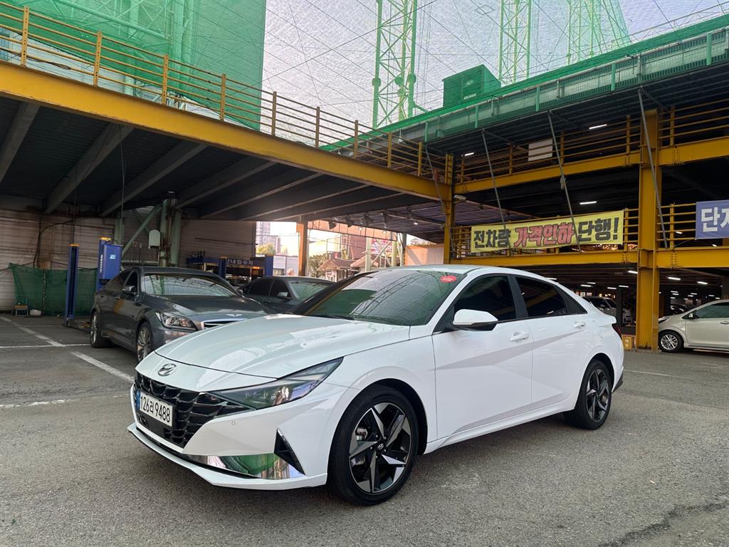 2023 Hyundai Avante (CN7) Blanco - Miniatura 2