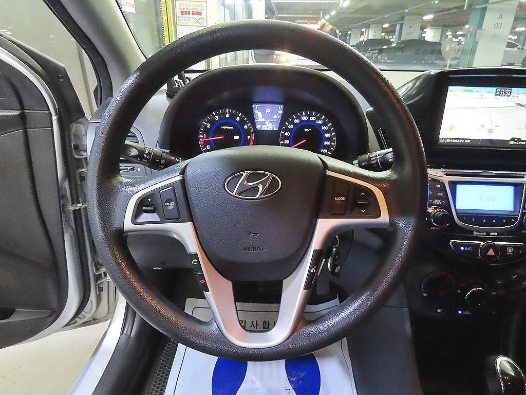 2012 Hyundai Accent New Plata - Miniatura 8