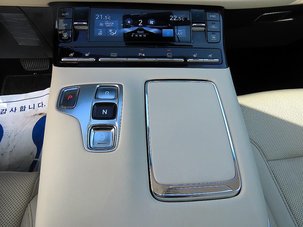 2022 Hyundai Grandeur IG Gris - Miniatura 10