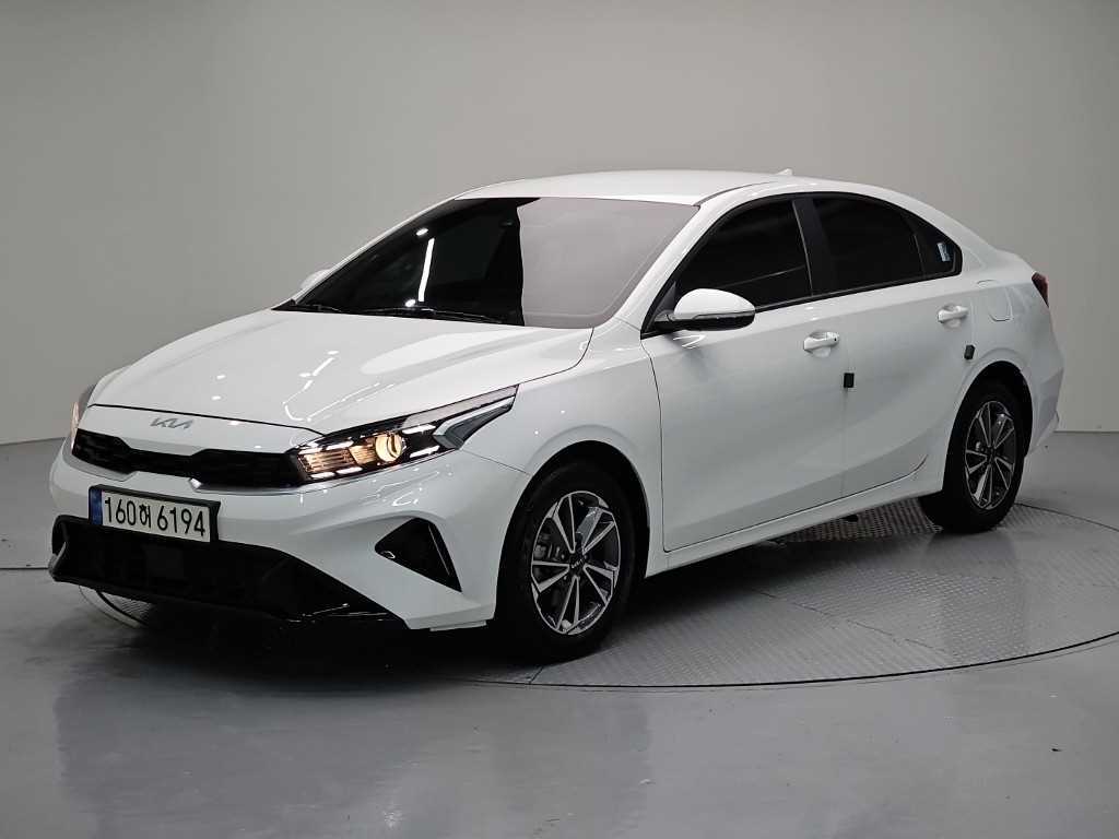 2022 Kia K3 2nd Blanco - Imagen 1