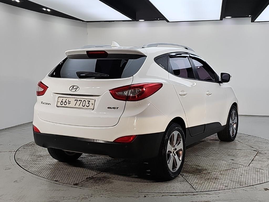 2015 Hyundai Tucson iX Blanco - Miniatura 4