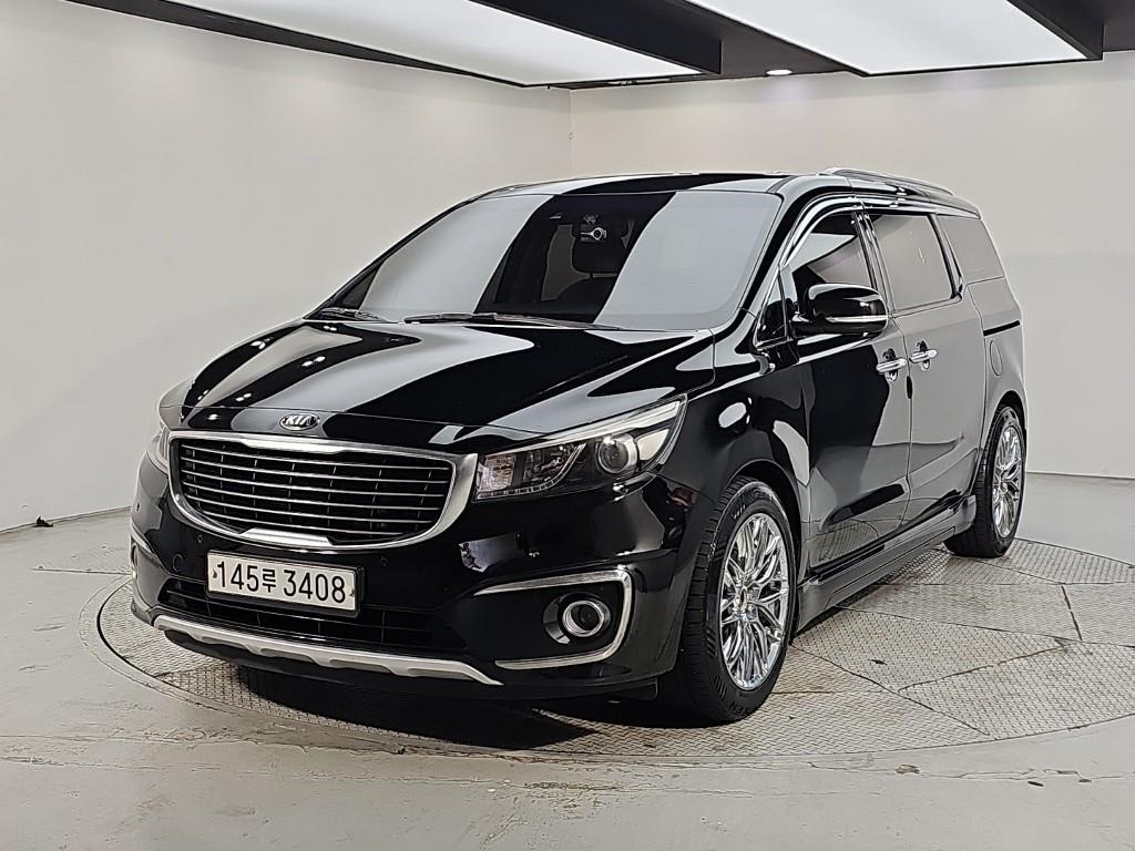 2016 Kia Carnival Diesel Negro - Imagen 1