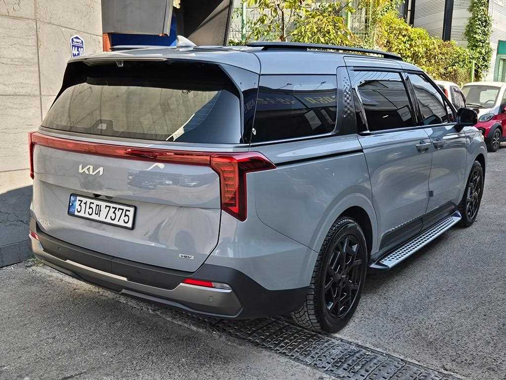 2024 Kia Carnival Hybrid - Miniatura 3