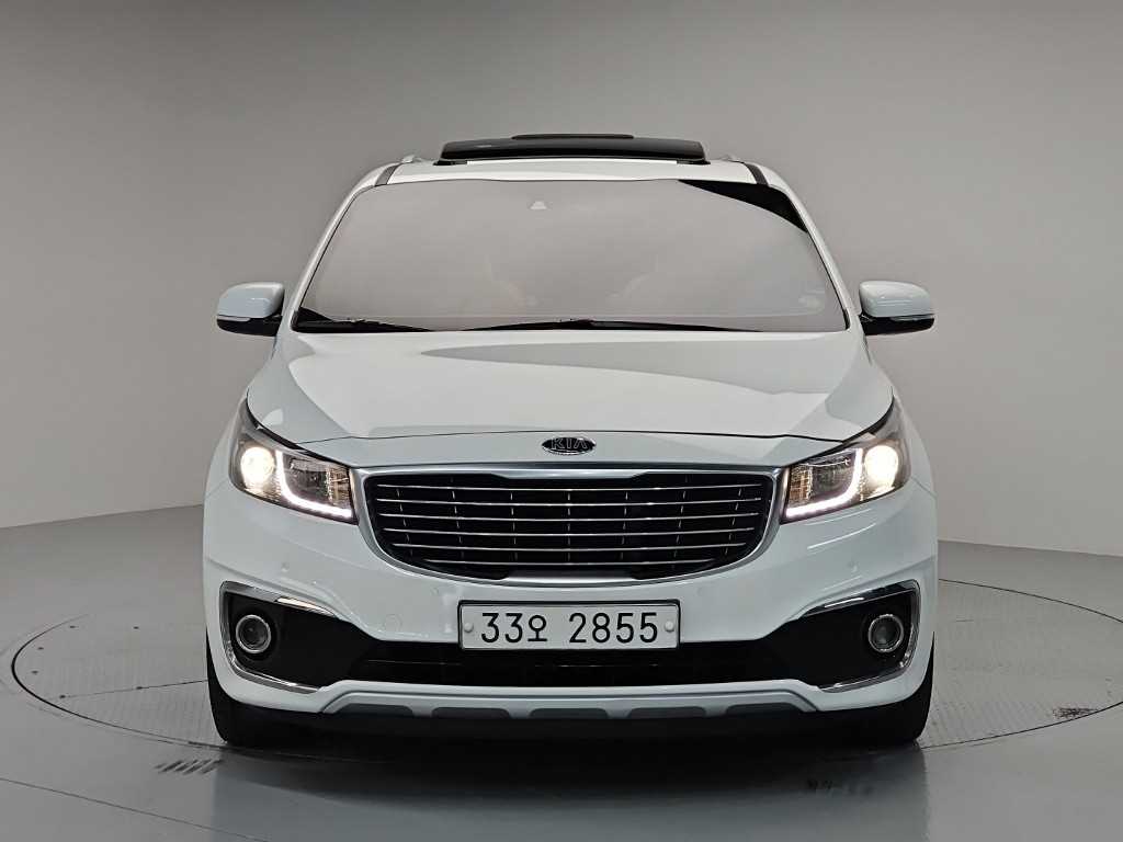 2016 Kia Carnival Diesel Blanco - Miniatura 2