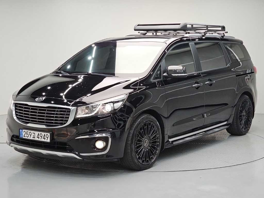 2017 Kia Carnival Diesel Negro - Imagen 1