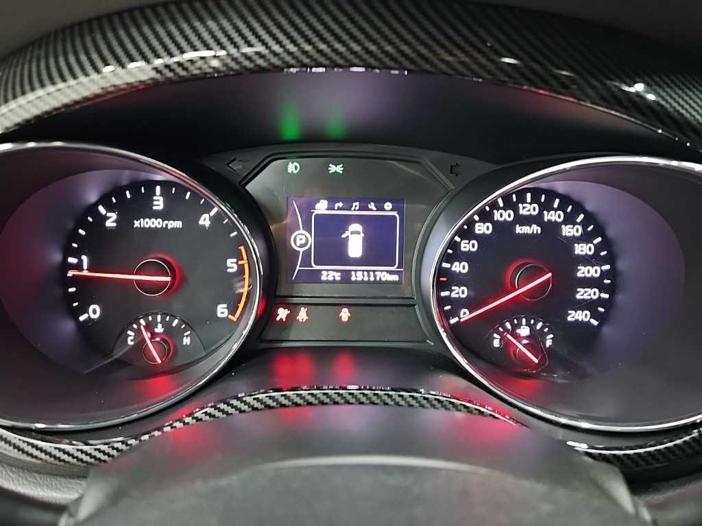 2017 Kia Carnival Diesel Negro - Miniatura 6