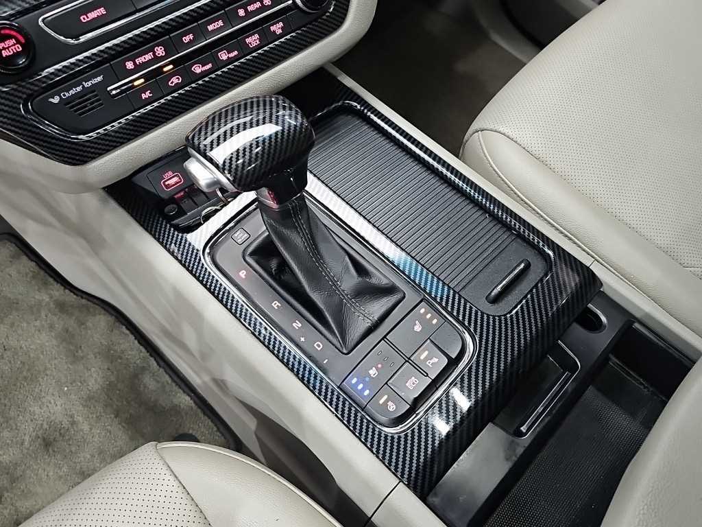 2017 Kia Carnival Diesel Negro - Miniatura 8