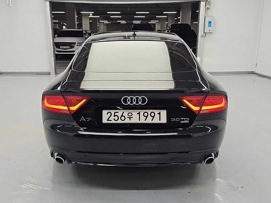 2013 Audi A7 3.0 Negro - Miniatura 3