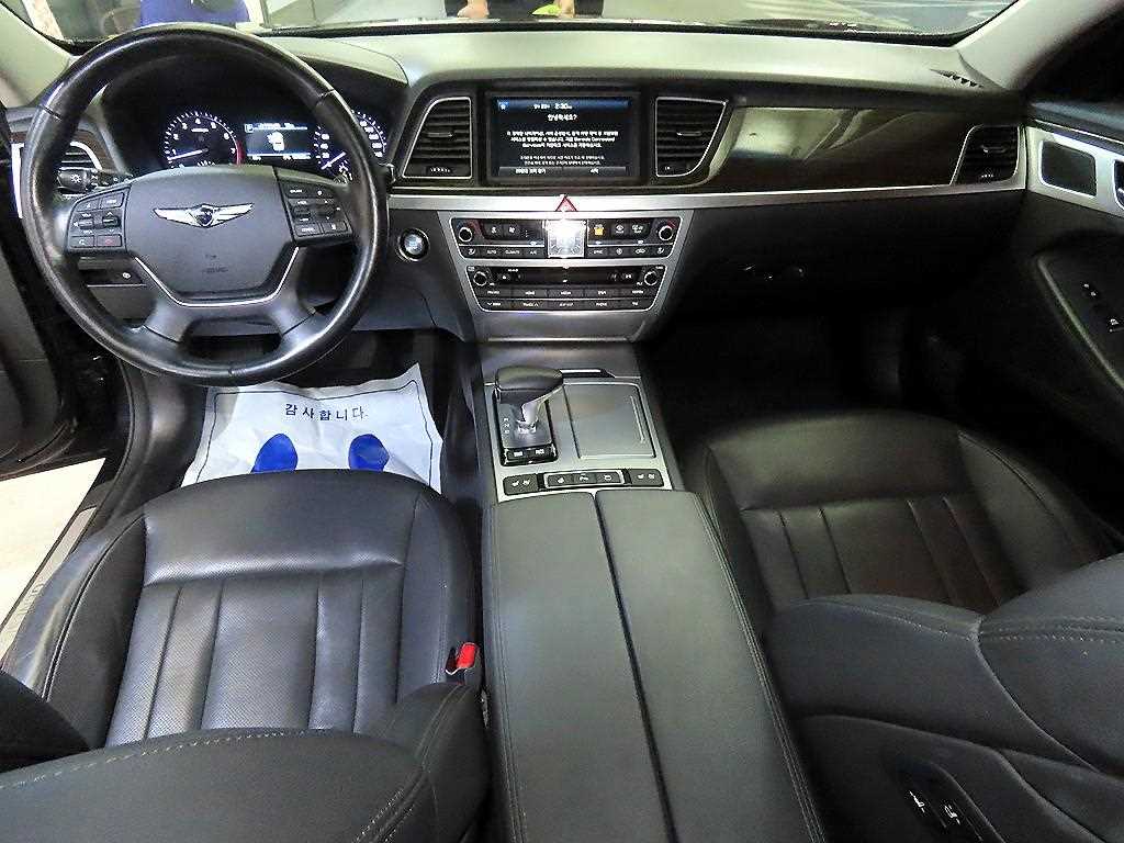 2018 Genesis G80 3.3 Negro - Miniatura 10
