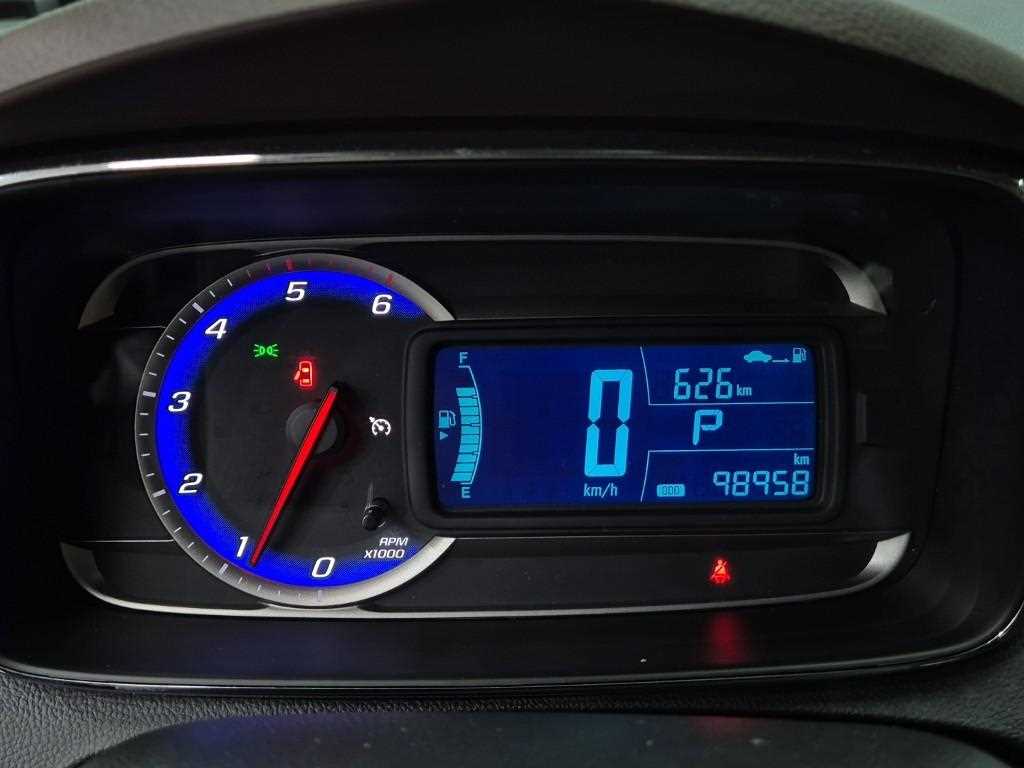 2016 Chevrolet Trax diesel Negro - Miniatura 6