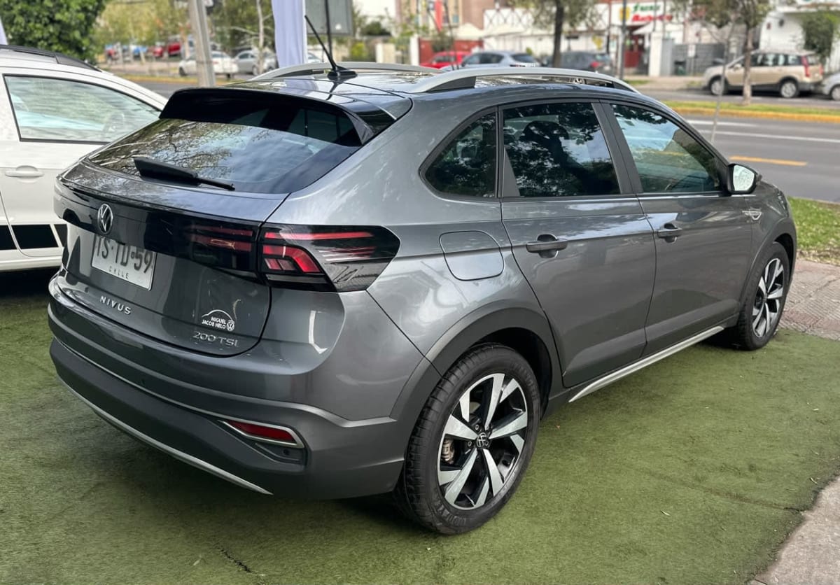 2025 Volkswagen Nivus 1.0 Gris - Miniatura 6