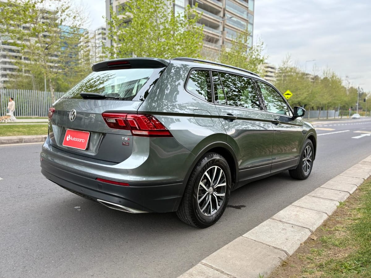 2019 Volkswagen TIGUAN Comfortline Gris - Miniatura 6