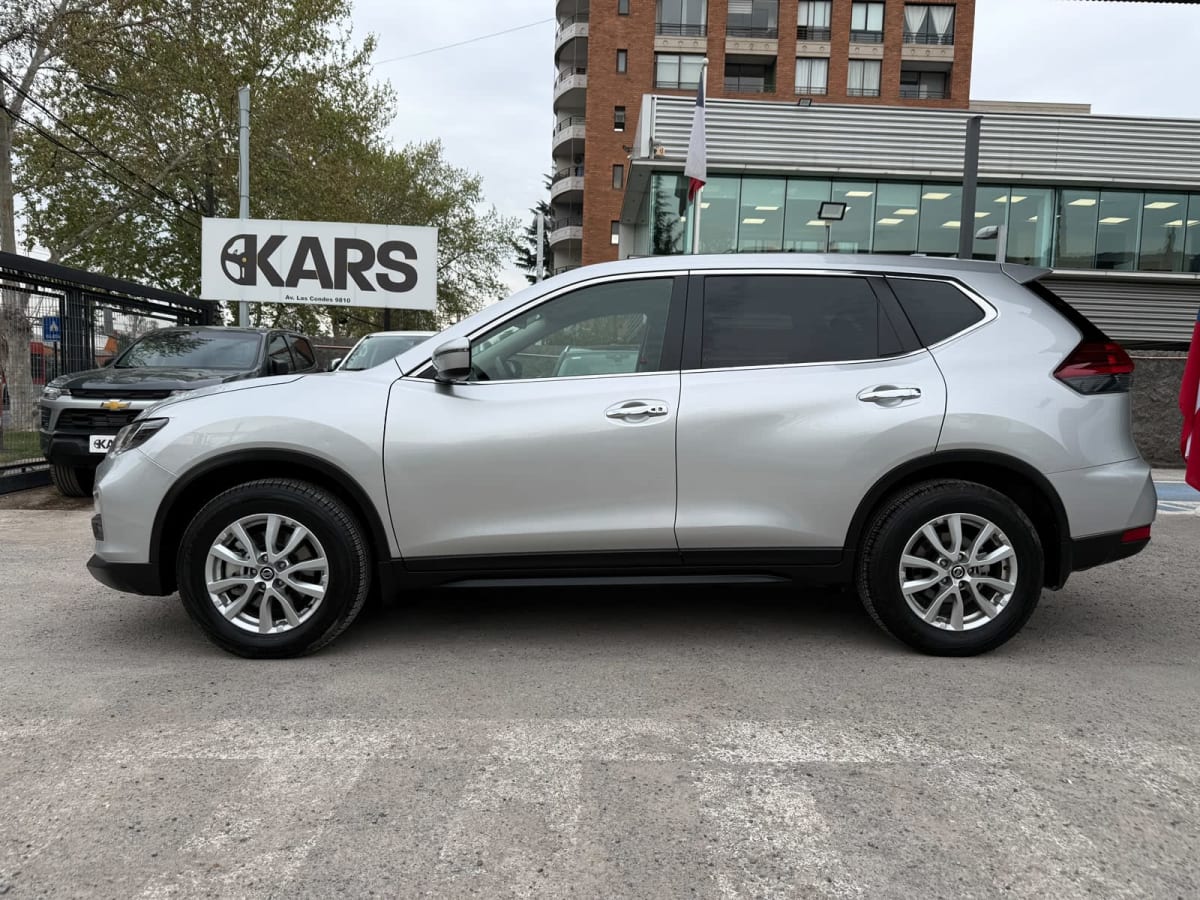 2023 Nissan Xtrail Sense Plata - Miniatura 8