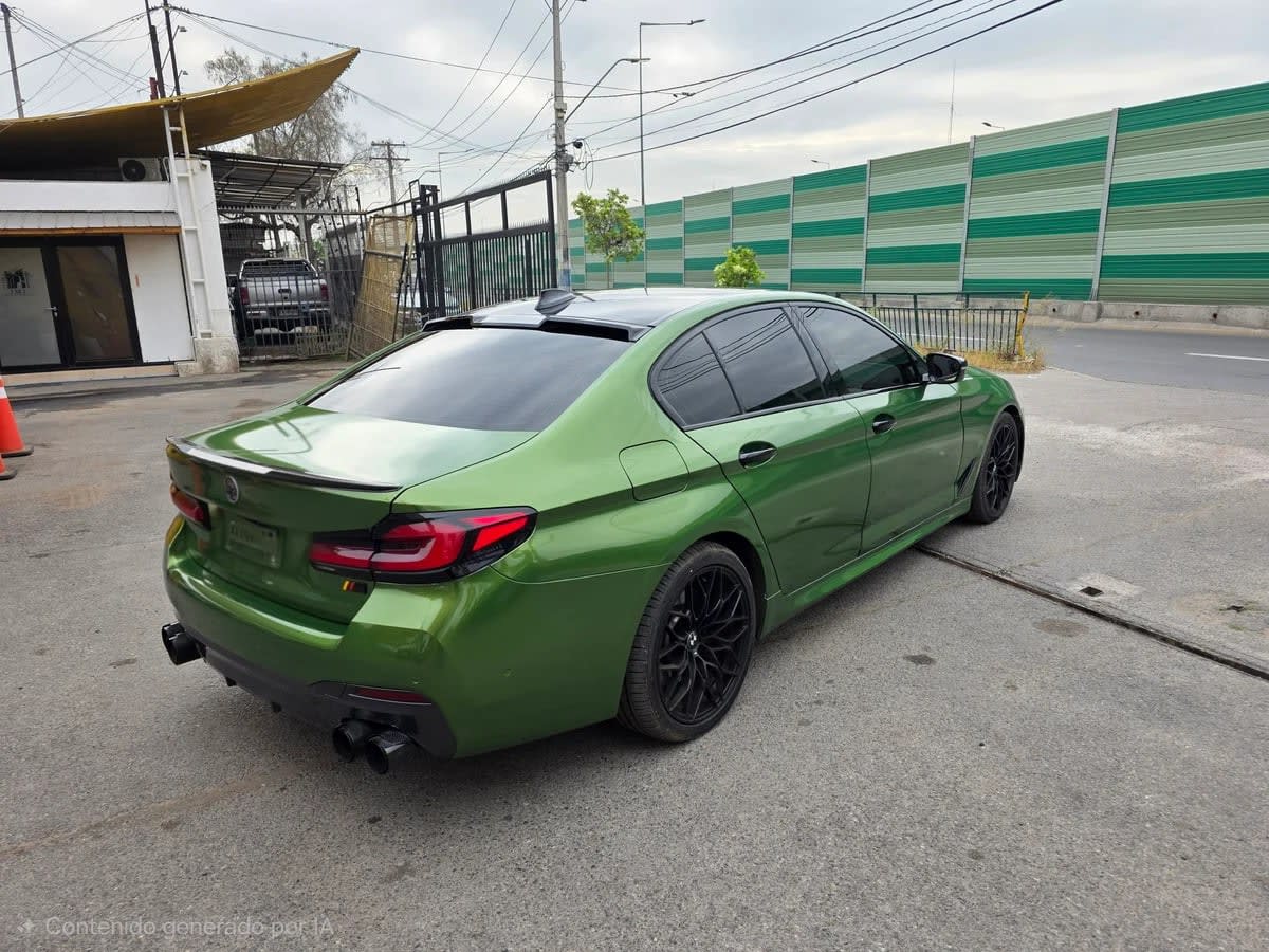 2020 BMW 530 3.0 Verde - Miniatura 5