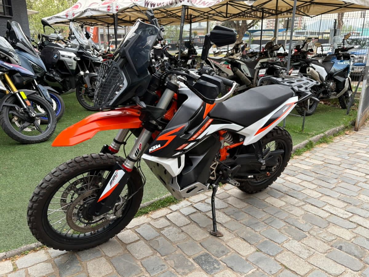 2022 KTM 890 ADVENTURE - Miniatura 4