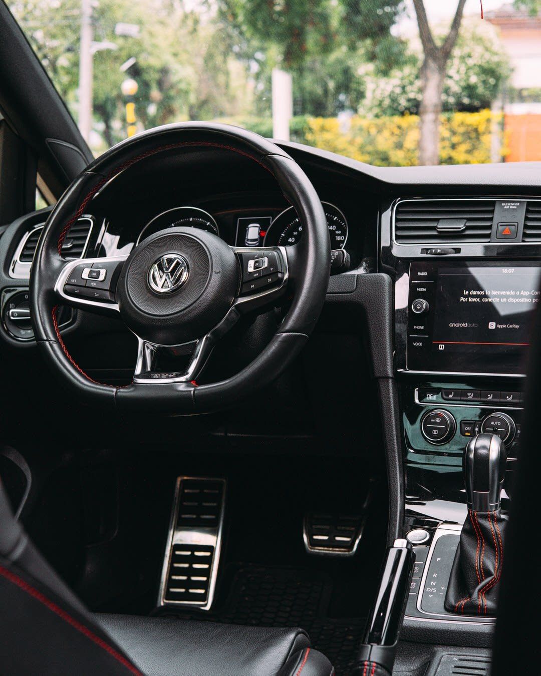 2020 VOLKSWAGEN GOLF 2.0 Blanco - Miniatura 10