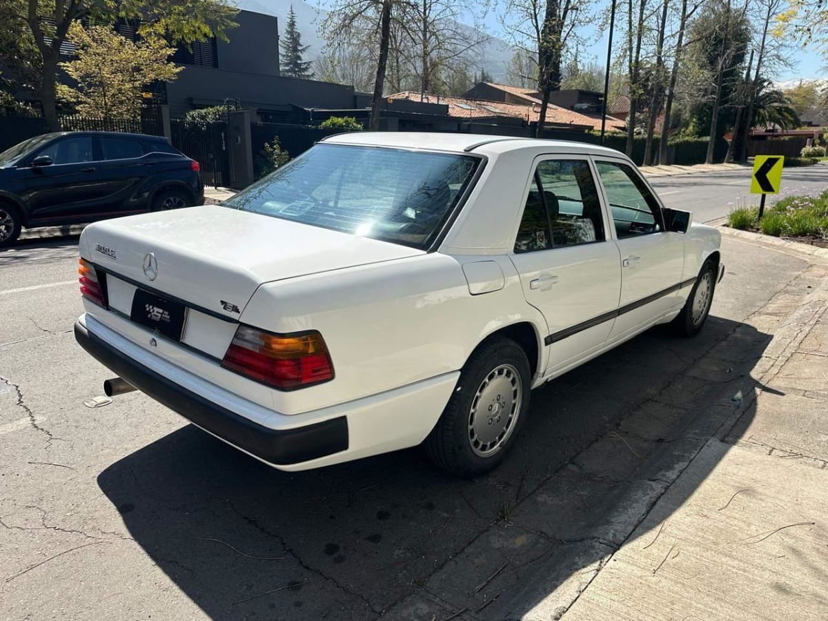 1987 Mercedes-Benz 300 E AUT Destacados Blanco - Miniatura 5