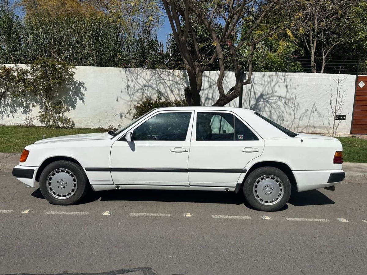 1987 Mercedes-Benz 300 E AUT Destacados Blanco - Miniatura 8