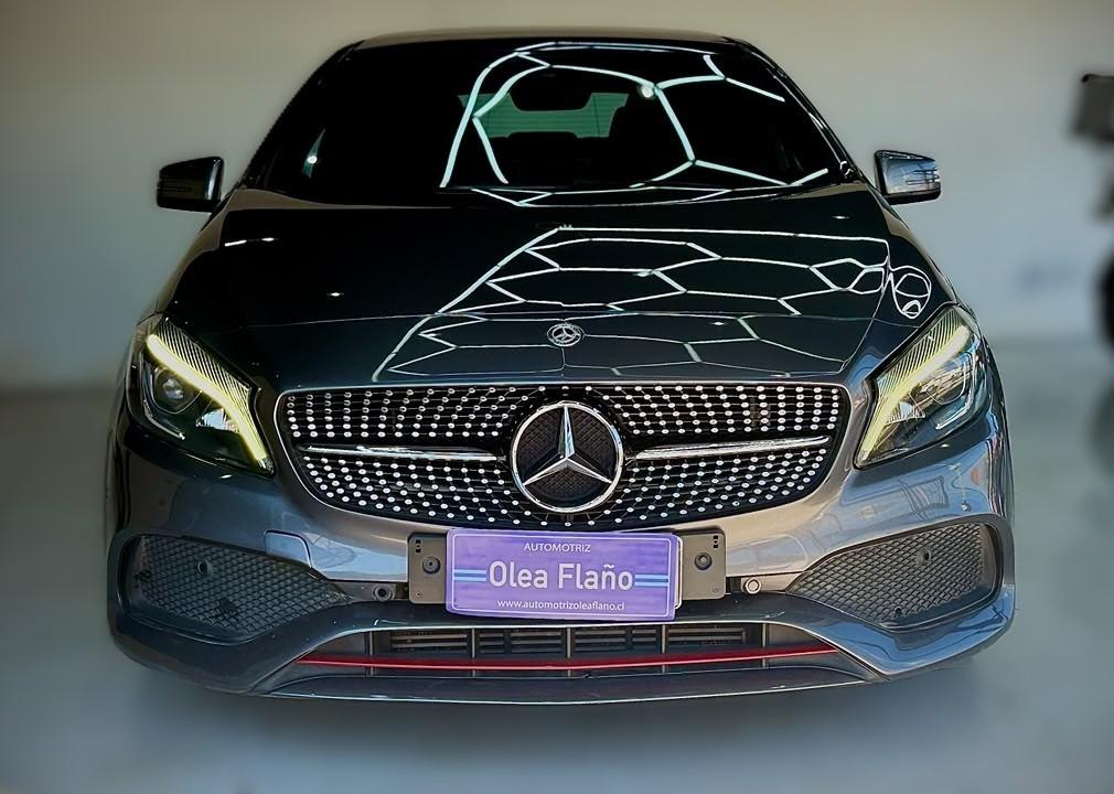 2018 Mercedes-Benz A250 SPORT Gris - Miniatura 2