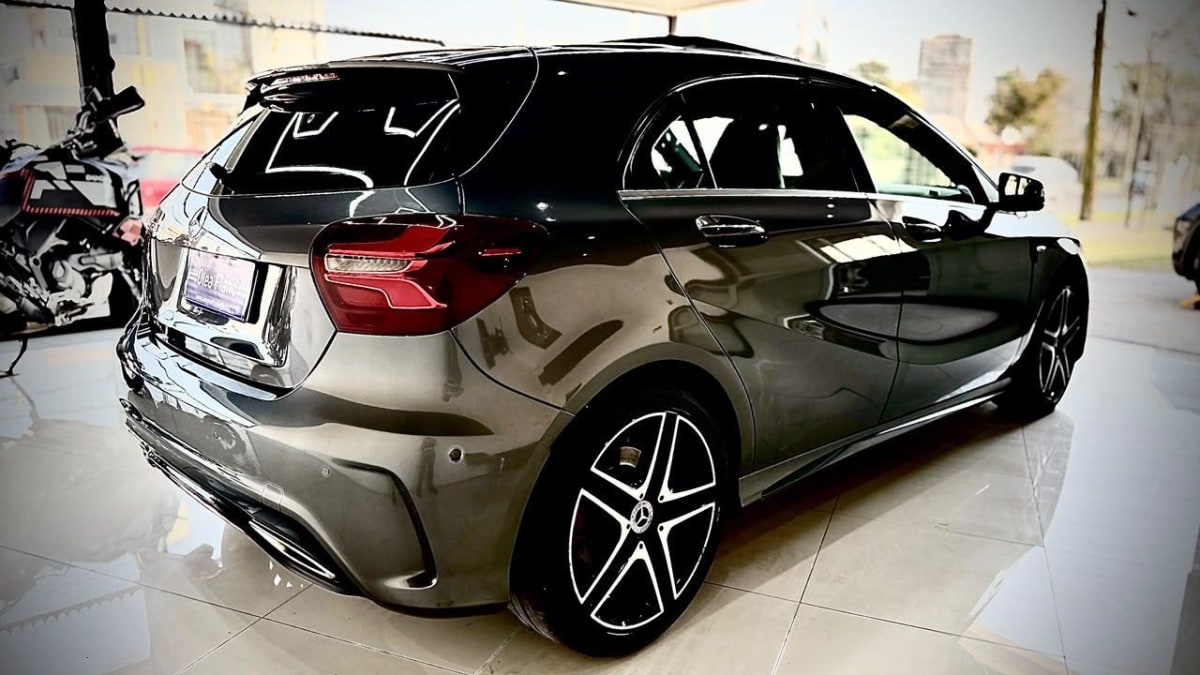 2018 Mercedes-Benz A250 SPORT Gris - Miniatura 5
