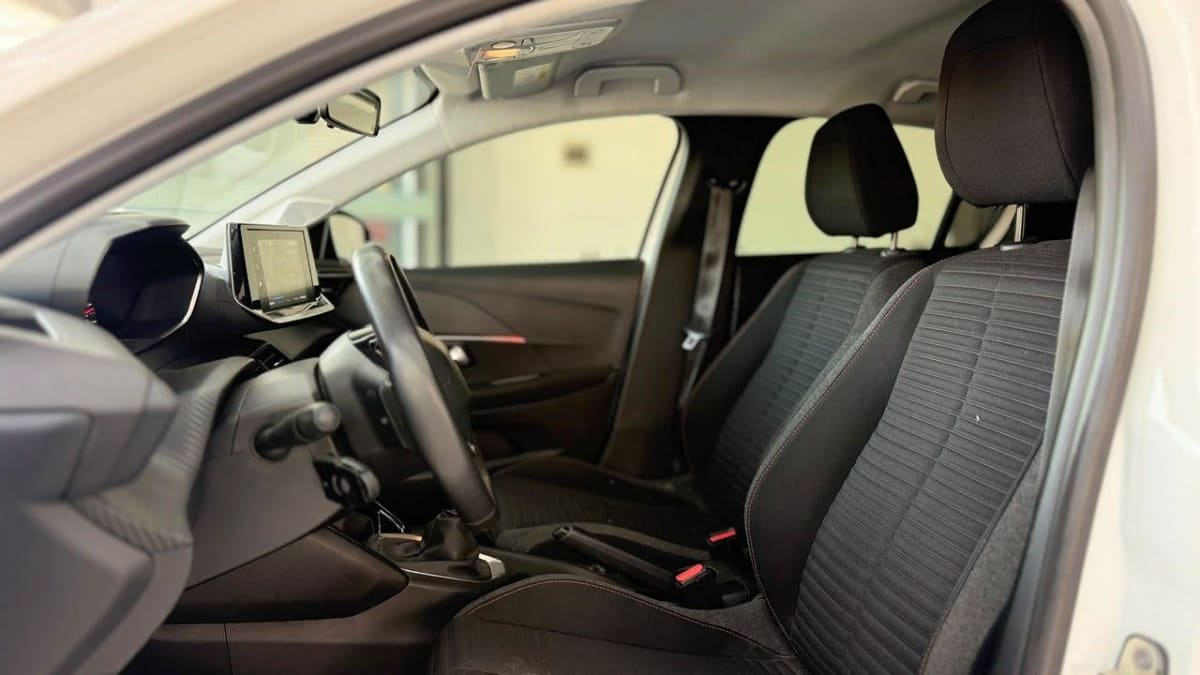 2023 PEUGEOT 208 ALLURE Blanco - Miniatura 9