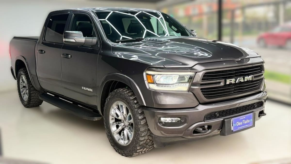 2022 Ram RAM 1500 LARAMIE 5.7 4X4 SPORT Gris - Miniatura 4