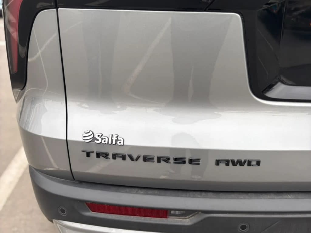 2026 Chevrolet Traverse 2.5T Plata - Miniatura 10