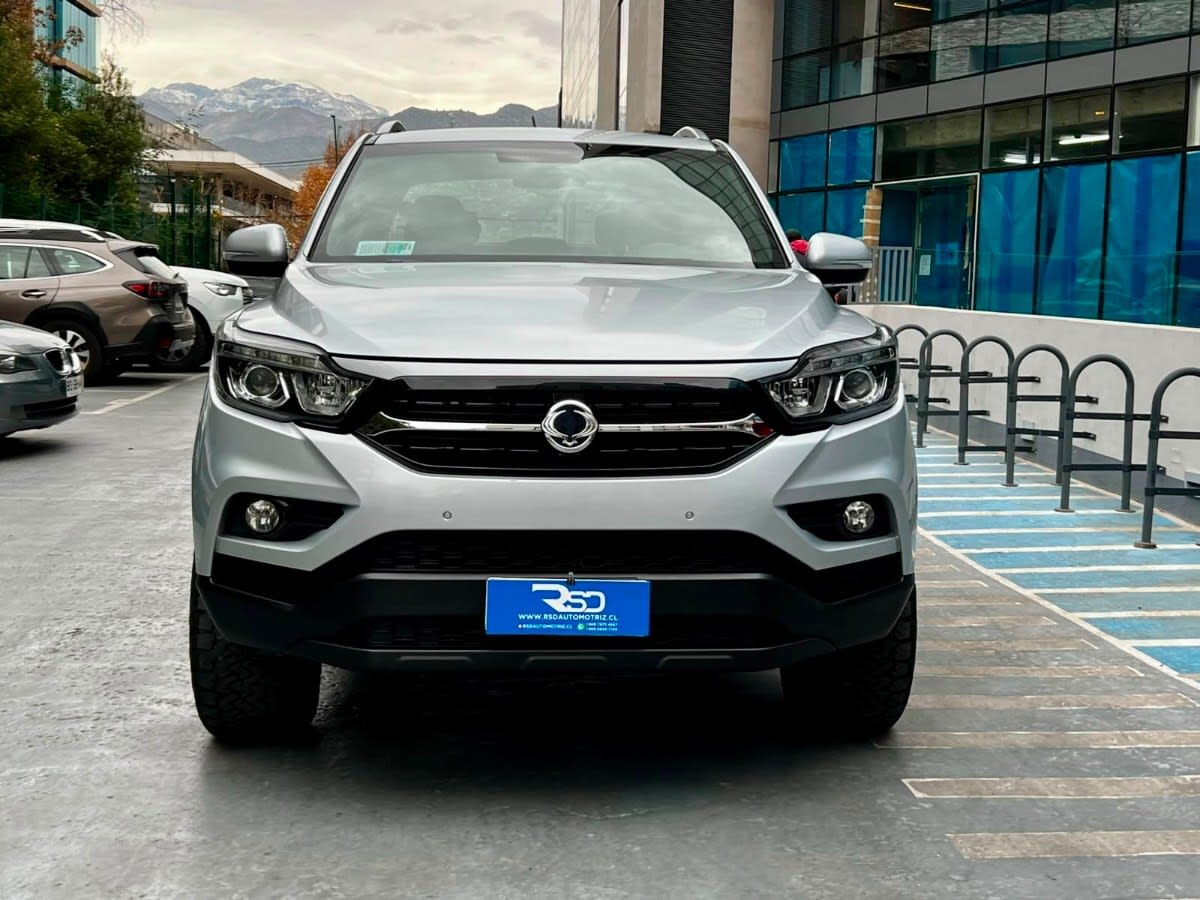 2021 SsangYong MUSSO 2.2 Plata - Miniatura 3