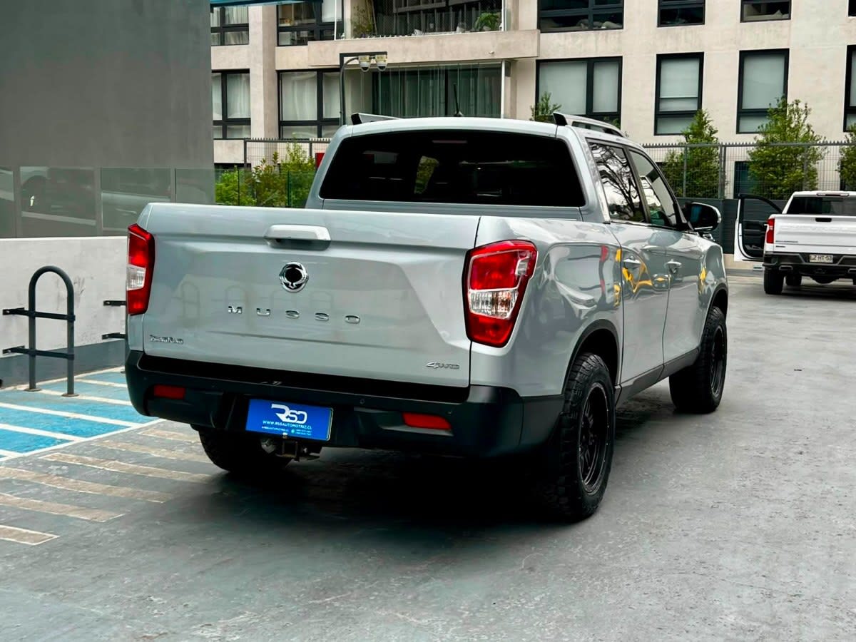2021 SsangYong MUSSO 2.2 Plata - Miniatura 7