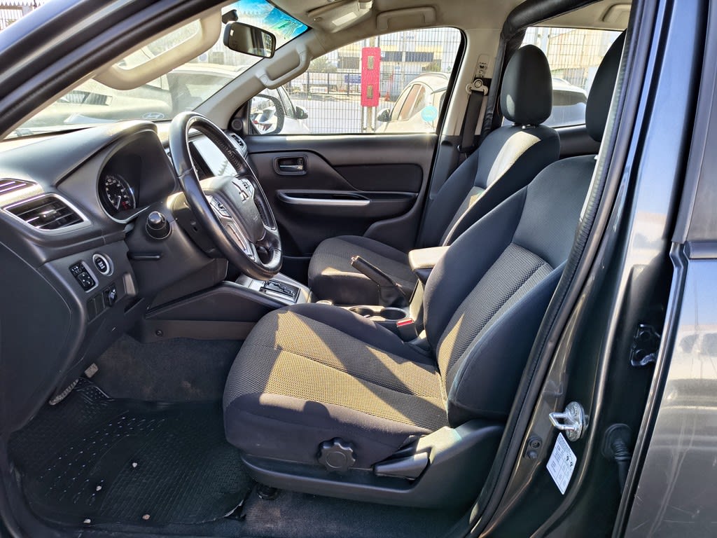 2019 Mitsubishi L200 DAKAR - Miniatura 9