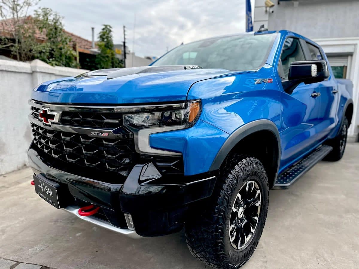 2024 Chevrolet Silverado ZR2 Azul - Miniatura 6