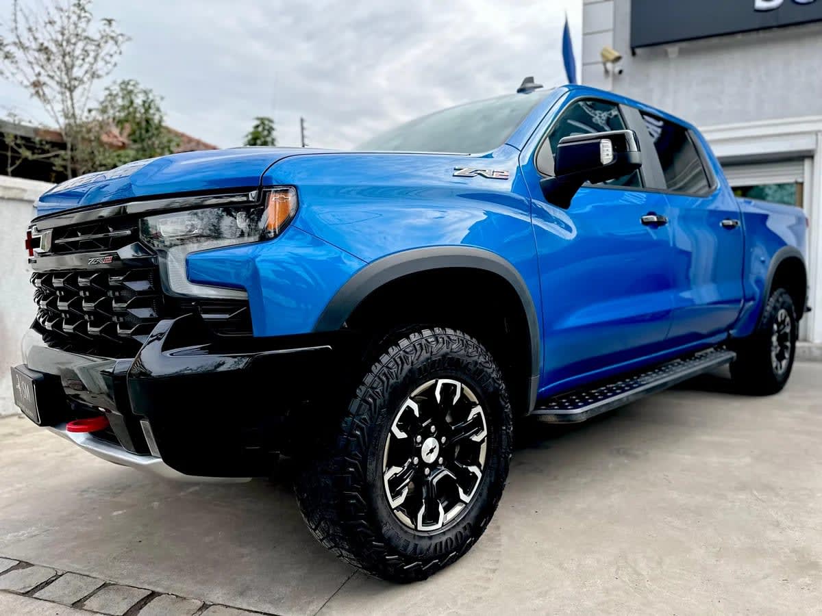 2024 Chevrolet Silverado ZR2 Azul - Miniatura 9