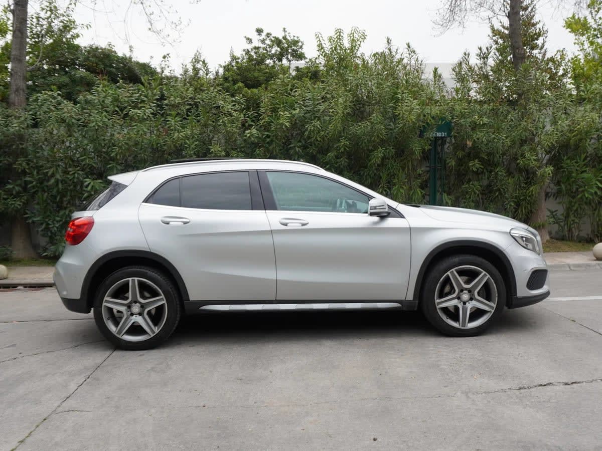 2017 MERCEDES BENZ GLA 250 Plata - Miniatura 4