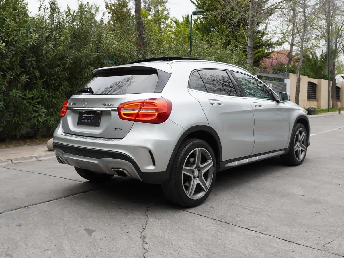 2017 MERCEDES BENZ GLA 250 Plata - Miniatura 5