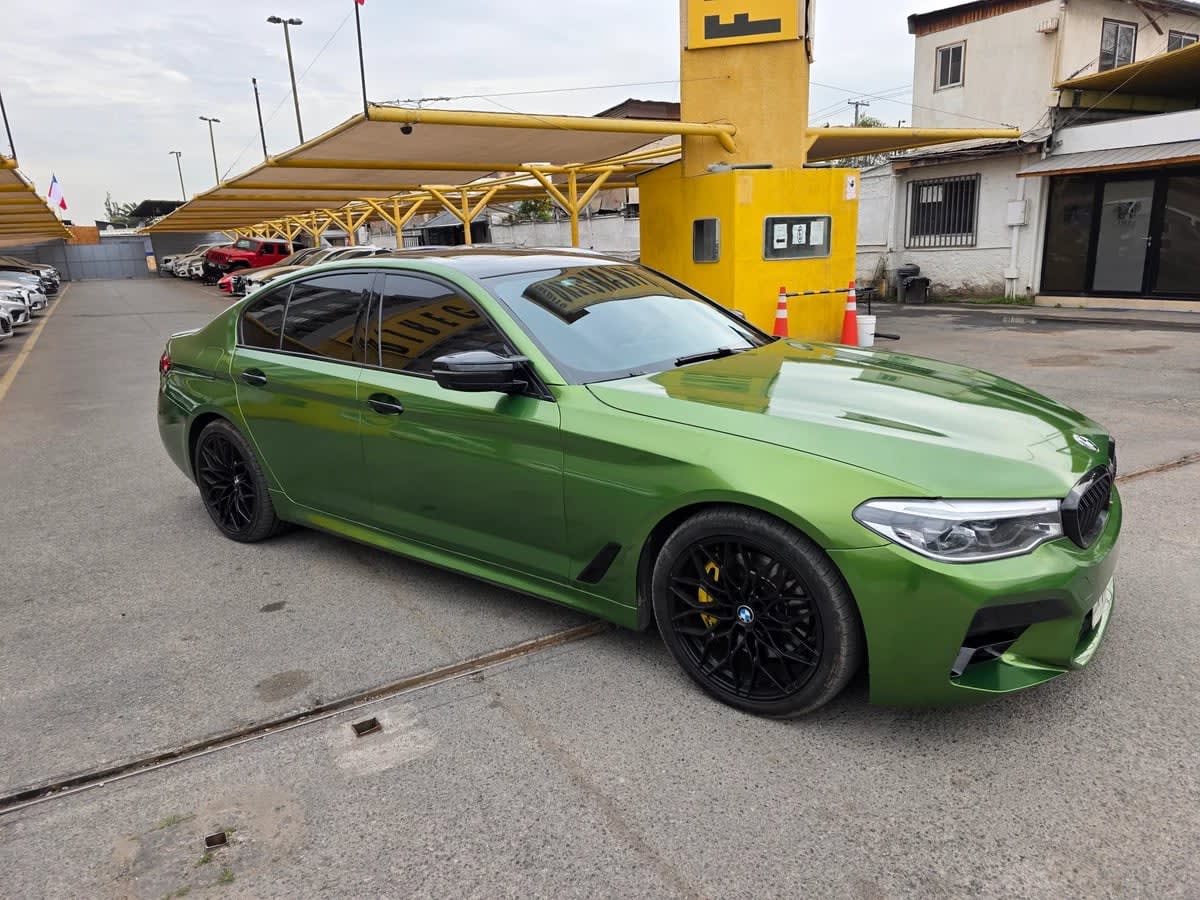 2020 BMW 530 3.0 Verde - Miniatura 3