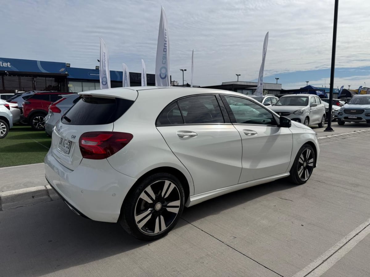 2017 Mercedes-Benz A200 D Blanco - Miniatura 5