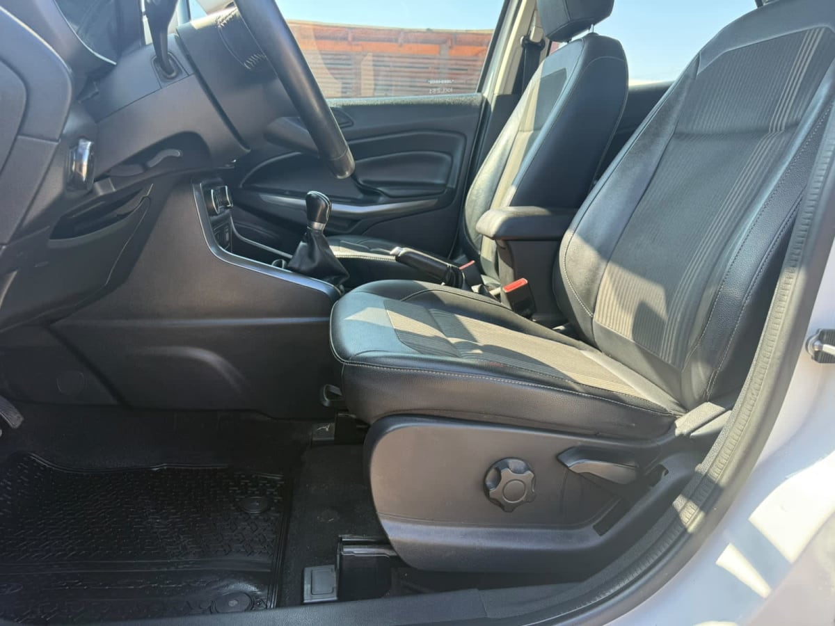 2018 Ford Ecosport 1.5 Blanco - Miniatura 10