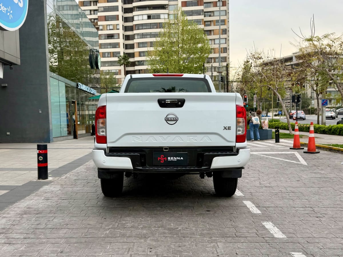 2022 Nissan Navara XE - Miniatura 5