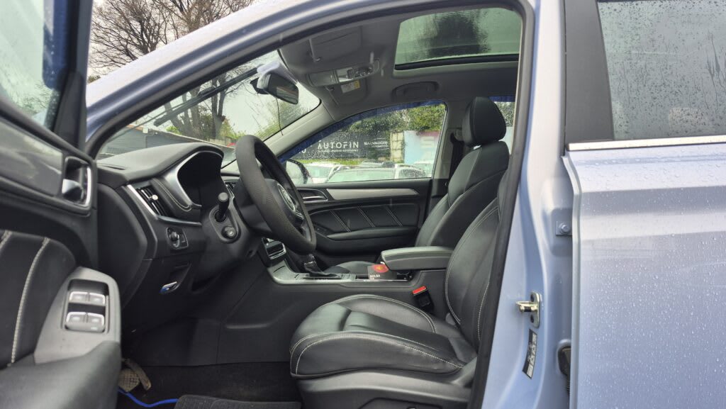 2023 MG RX5 2.0 Plata - Miniatura 7