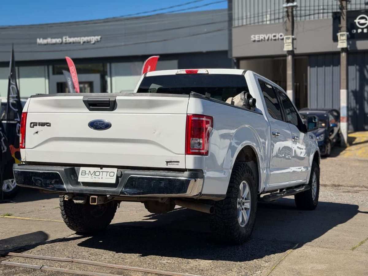 2016 Ford F150 XLT - Miniatura 10