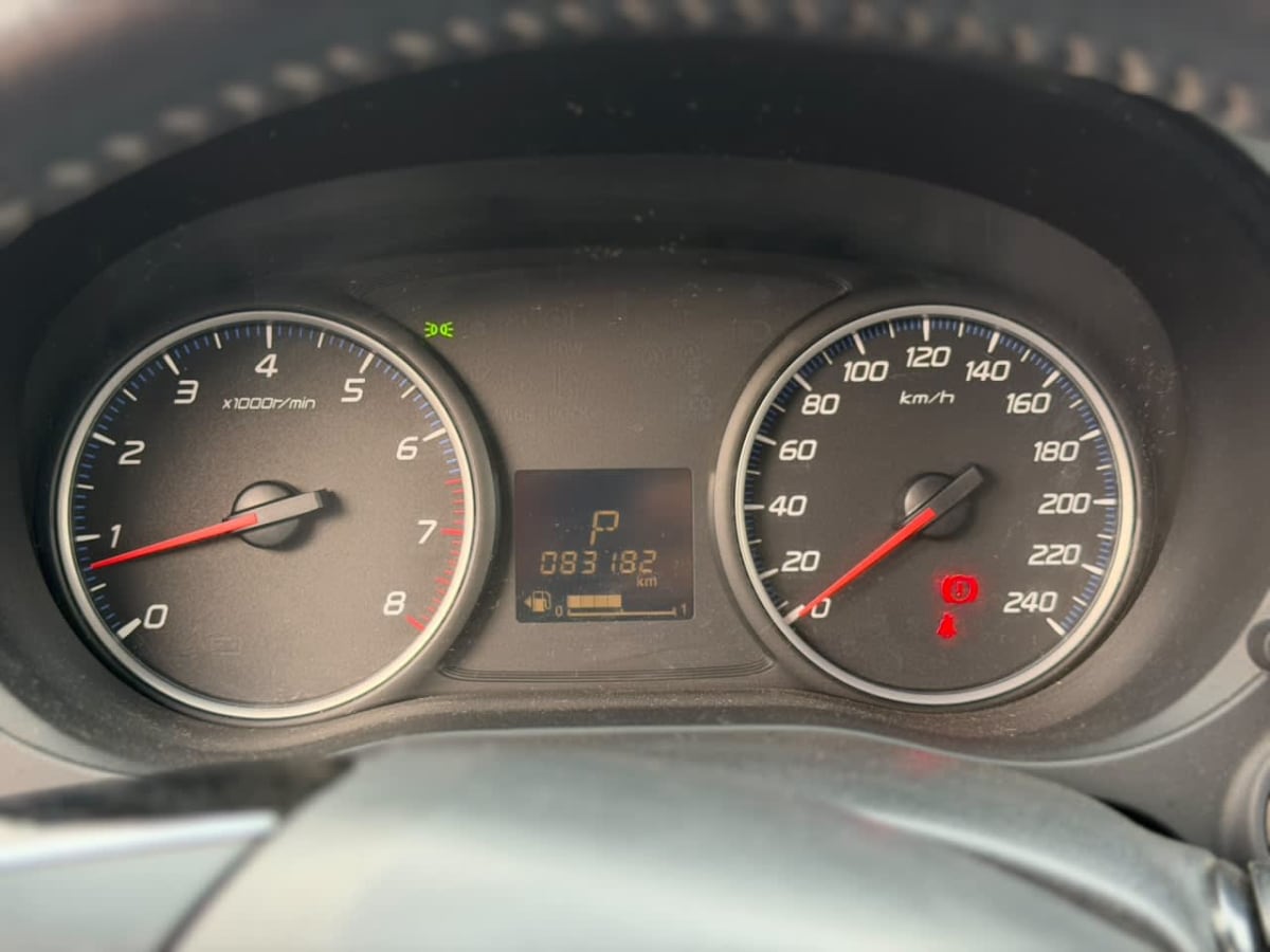 2021 Mitsubishi Outlander CVT - Miniatura 2