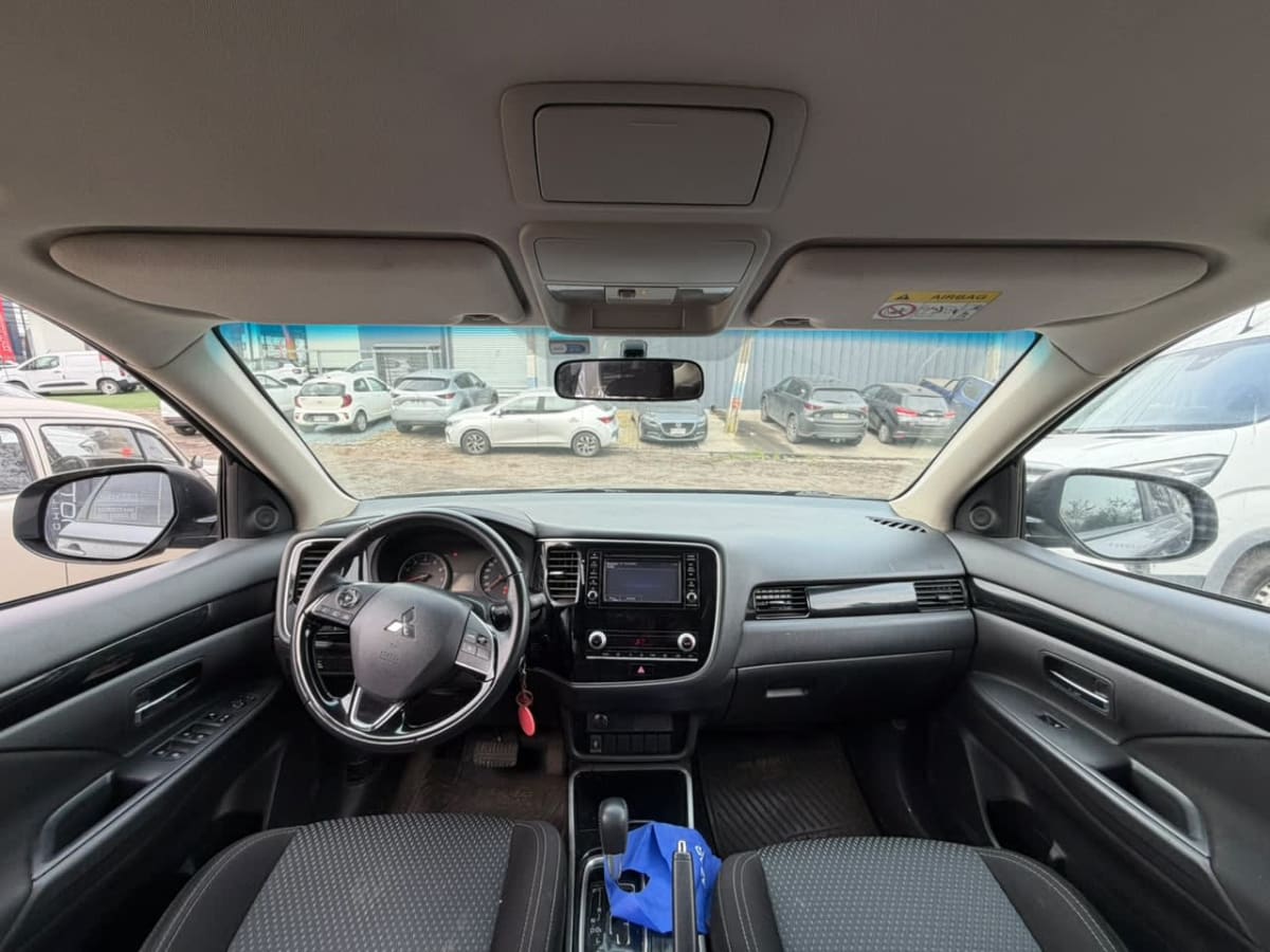 2021 Mitsubishi Outlander CVT - Miniatura 4