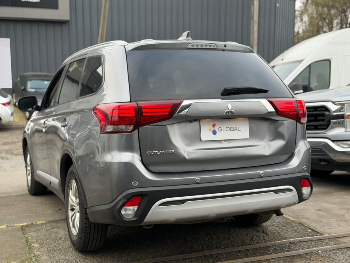 2021 Mitsubishi Outlander CVT - Miniatura 7