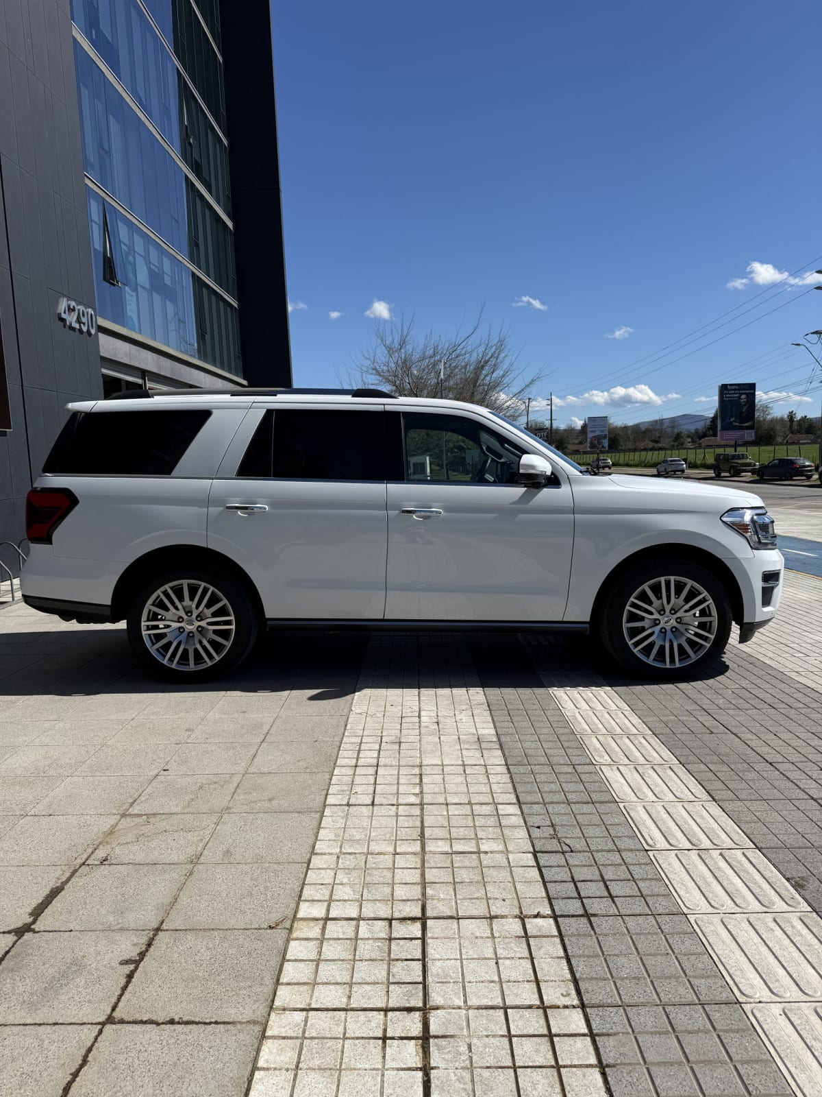 2018 Ford Expedition Limited - Miniatura 4